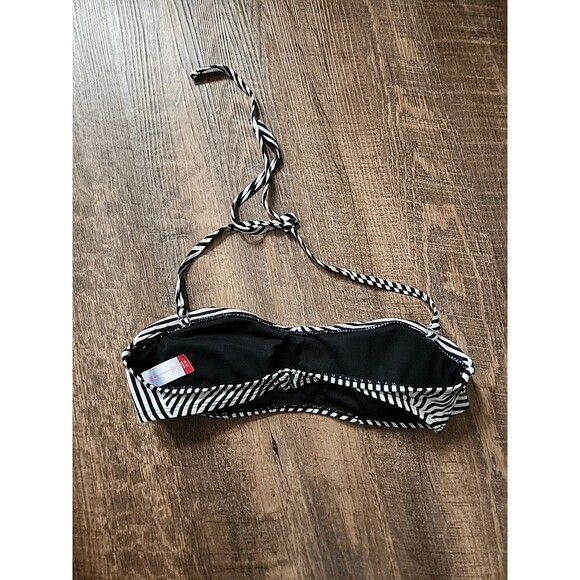 No Boundaries S Striped Flowy Bikini Top - Picture 3 of 4